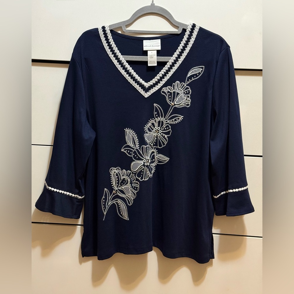 Alfred Dunner Floral Embroidered Tunic Top Navy 3/4 Bell Sleeve Vneck Blouse XL
